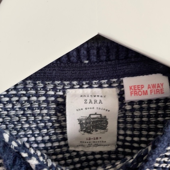 2/$30⭐️Zara star sweater - Picture 3 of 7